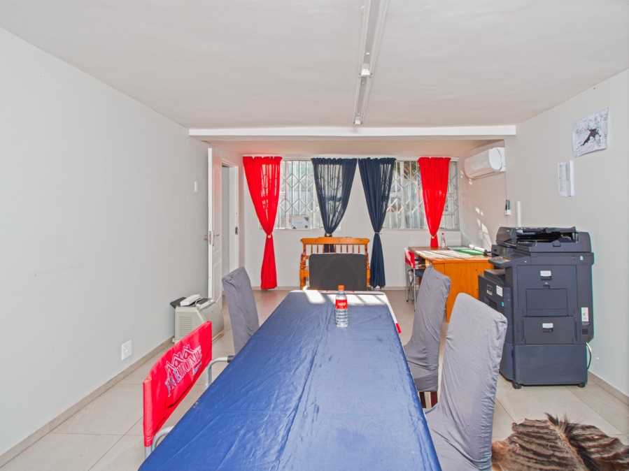 6 Bedroom Property for Sale in Schoemansville North West